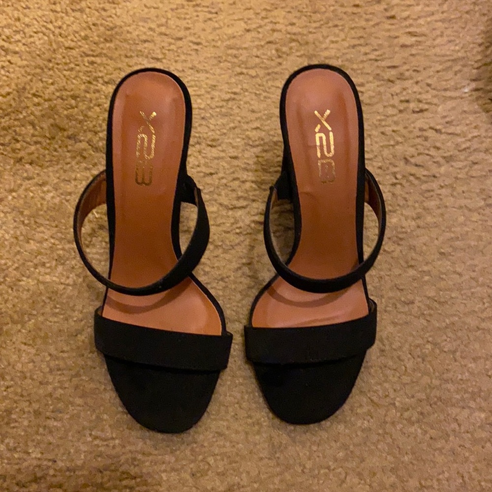 Black sandal heels